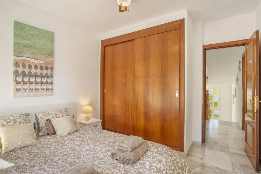 Villa Marina Benalmadena - 5 Min Walk To The Beach, Heated Pool, Spa, 5 Bedrooms
