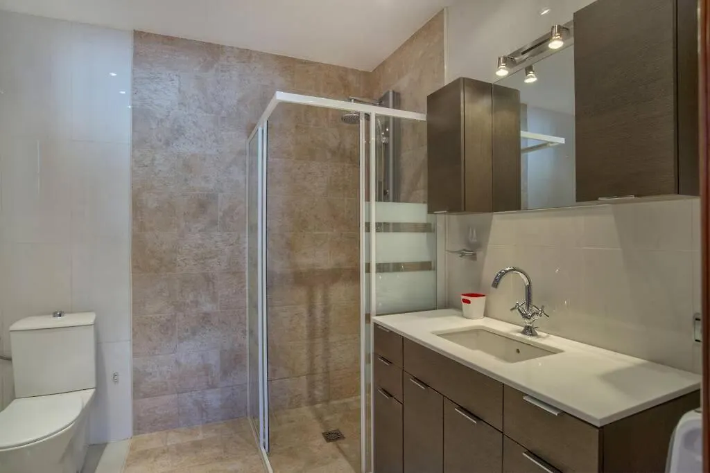 Villa Marina Benalmadena - 5 Min Walk To The Beach, Heated Pool, Spa, 5 Bedrooms