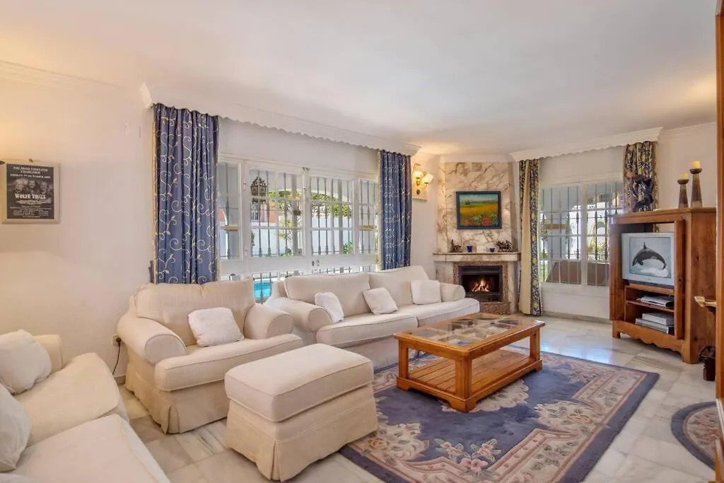 Villa Marina Benalmadena - 5 Min Walk To The Beach, Heated Pool, Spa, 5 Bedrooms 0*,