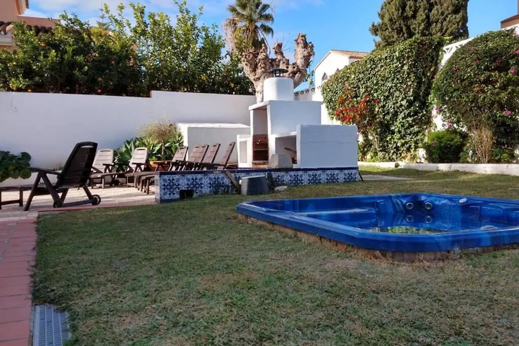 Villa Marina Benalmadena - 5 Min Walk To The Beach, Heated Pool, Spa, 5 Bedrooms 0*,