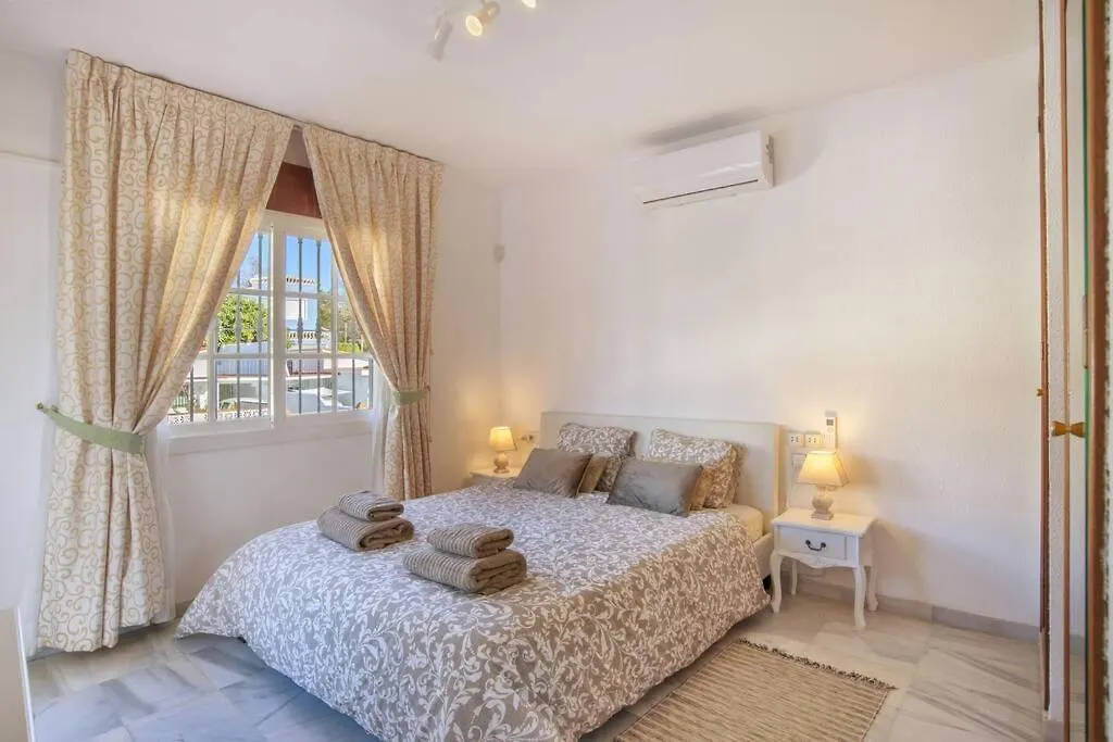 Villa Marina Benalmadena - 5 Min Walk To The Beach, Heated Pool, Spa, 5 Bedrooms Spain